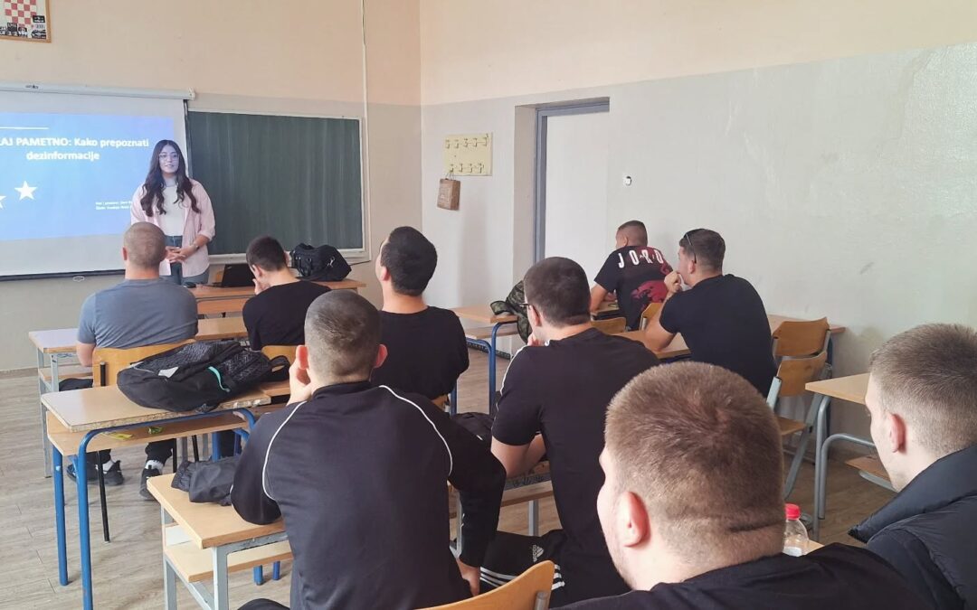 Junior ambasadorica EPAS programa Sara Bojčić održala radionice o suzbijanju dezinformacija